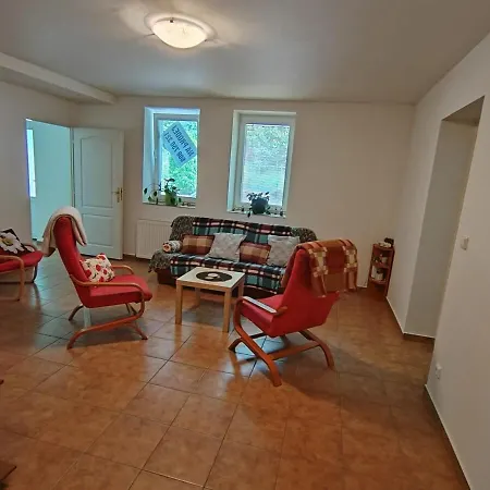 Soukrome U Lesa Apartment